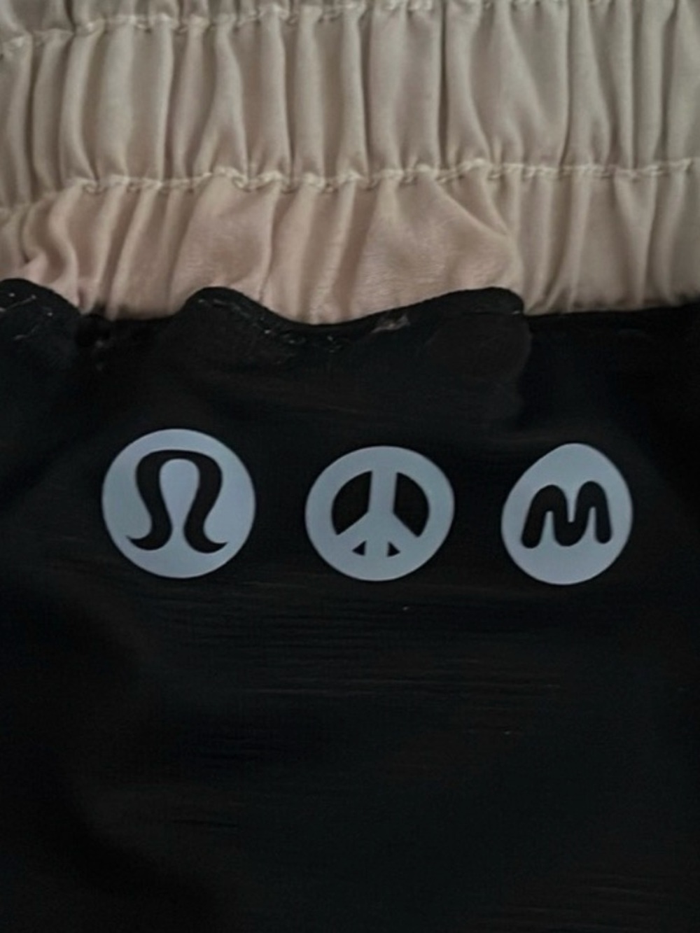 Lululemon Hotty Hot Shorts- Tie Dye with Peace Sign- Lined with pockets - Picture 7 of 9